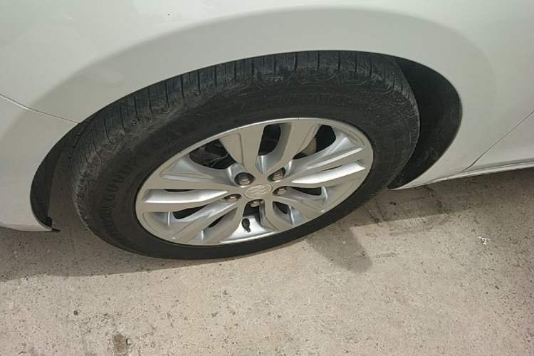 Used Buick GT 2018 15T Dual-Clutch Elite Model China V Standard Left Front Wheel Hub