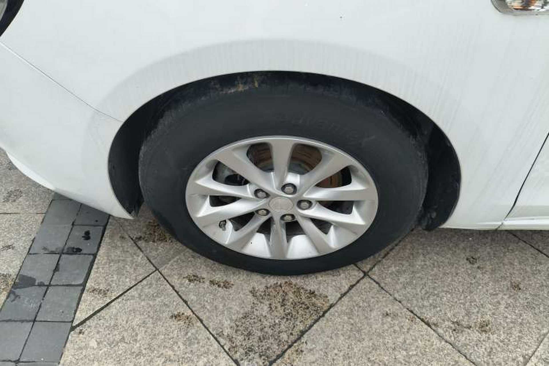 Used Buick GT 2018 15T Dual-Clutch Advanced Model China V Standard Left Front Wheel Hub
