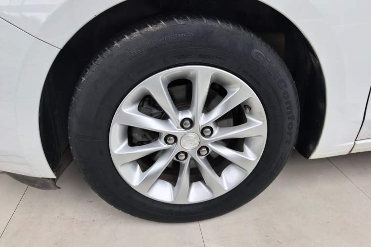 Used Buick GT 2018 15T Dual-Clutch Advanced Model China V Standard Left Front Wheel Hub