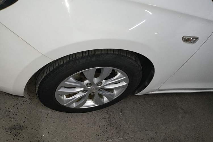 Used Buick GT 2018 15T Manual Elite Version China V Standard Left Front Wheel Hub