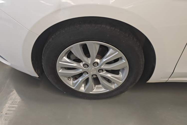 Used Buick GT 2018 15T Manual Elite Version China V Standard Left Front Wheel Hub