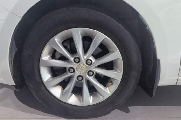 Used Buick GT 2018 15T Dual-Clutch Advanced Model China V Standard Left Front Wheel Hub