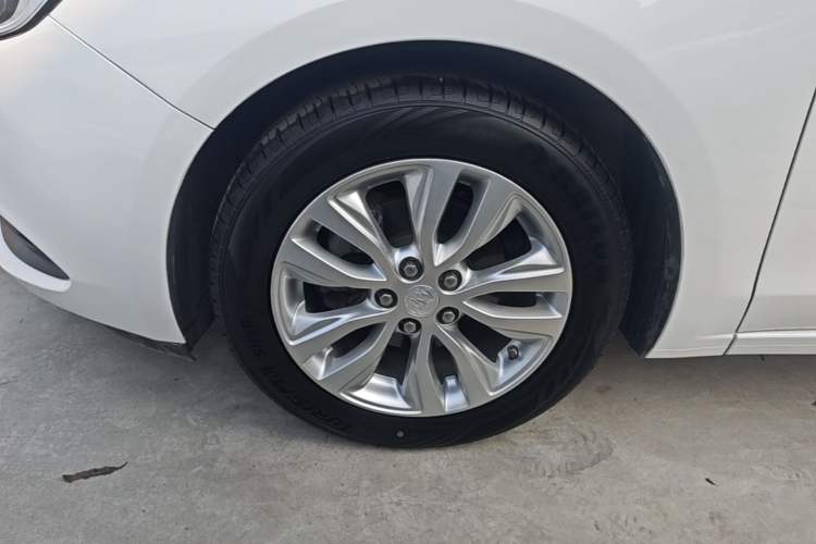 Used Buick GT 2018 15T Dual-Clutch Elite Model China V Standard Left Front Wheel Hub