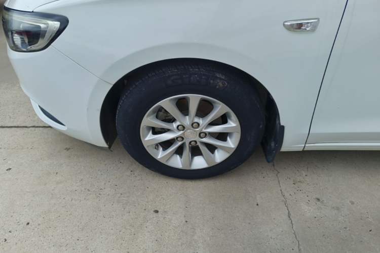 Used Buick GT 2018 15T Dual-Clutch Advanced Model China V Standard Left Front Wheel Hub