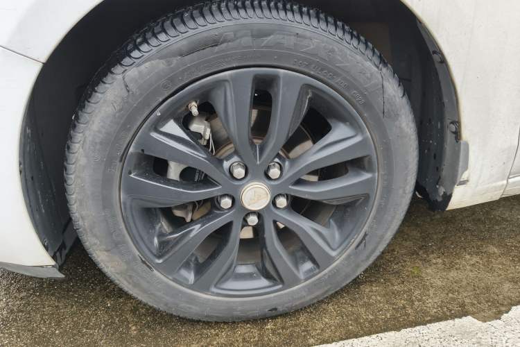 Used Buick GT 2018 15T Dual-Clutch Elite Model China V Standard Left Front Wheel Hub