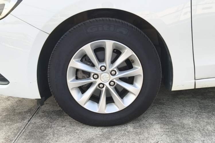 Used Buick GT 2018 15T Dual-Clutch Advanced Model China V Standard Left Front Wheel Hub