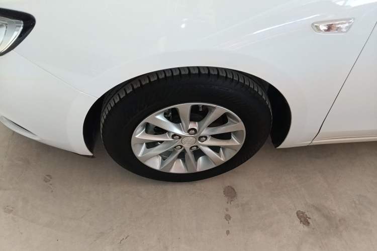 Used Buick GT 2018 15T Dual-Clutch Advanced Model China V Standard Left Front Wheel Hub