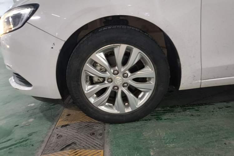 Used Buick GT 2018 15T Manual Elite Version China V Standard Left Front Wheel Hub