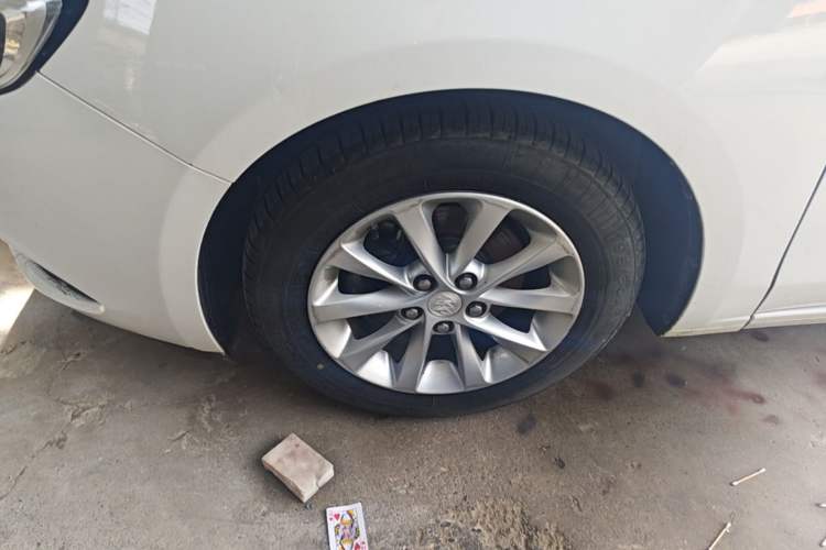 Used Buick GT 2018 15T Dual-Clutch Advanced Model China V Standard Left Front Wheel Hub