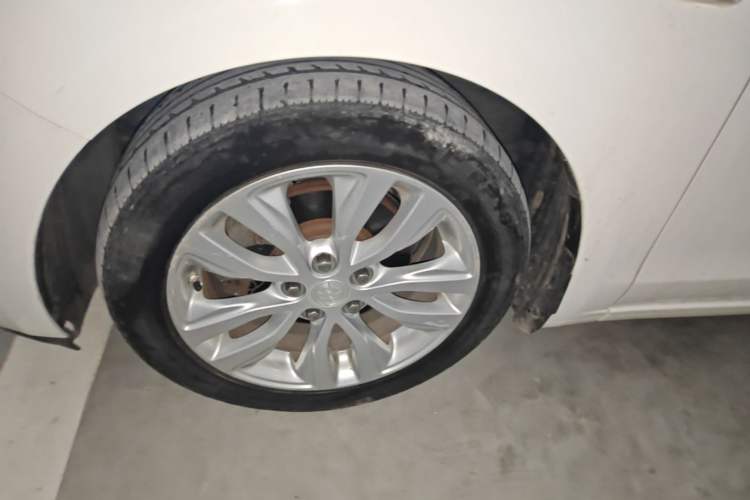 Used Buick GT 2018 15T Dual-Clutch Elite Model China V Standard Left Front Wheel Hub