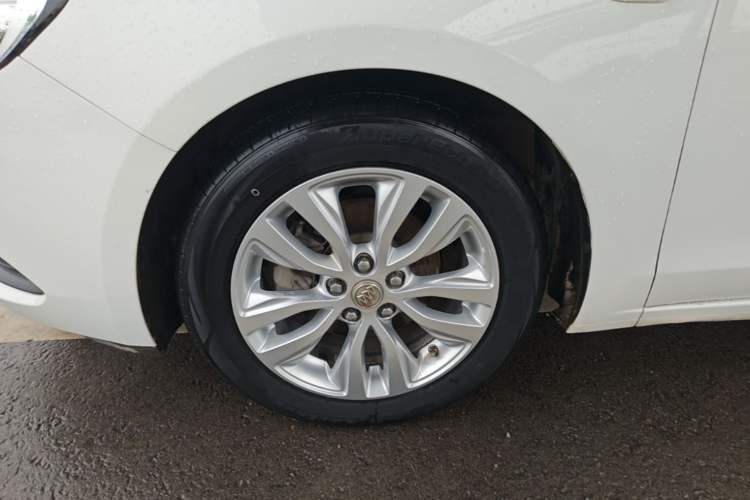 Used Buick GT 2018 15T Dual-Clutch Elite Model China V Standard Left Front Wheel Hub
