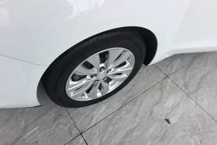 Used Buick GT 2018 15T Manual Elite Version China V Standard Left Front Wheel Hub