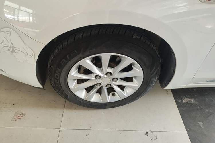 Used Buick GT 2018 15T Dual-Clutch Advanced Model China V Standard Left Front Wheel Hub