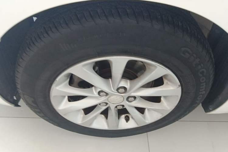 Used Buick GT 2018 15T Dual-Clutch Advanced Model China V Standard Left Front Wheel Hub