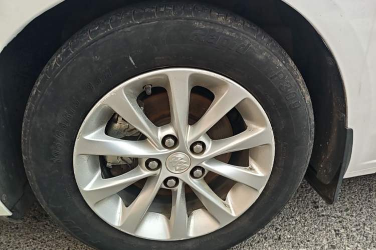 Used Buick GT 2018 15T Dual-Clutch Advanced Model China V Standard Left Front Wheel Hub