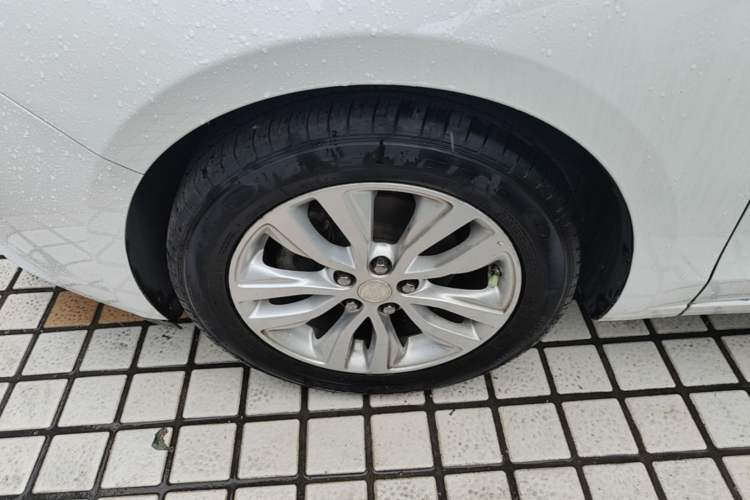 Used Buick GT 2018 15T Dual-Clutch Elite Model China V Standard Left Front Wheel Hub