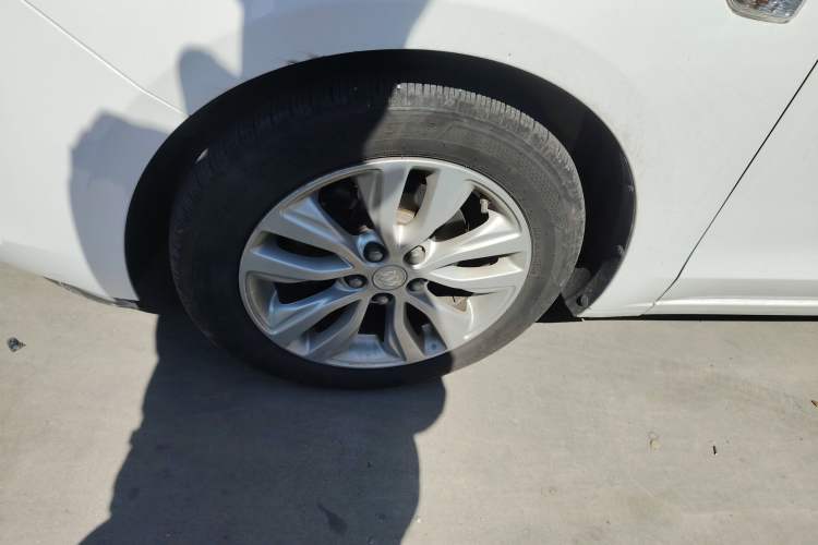 Used Buick GT 2018 15T Manual Elite Version China V Standard Left Front Wheel Hub