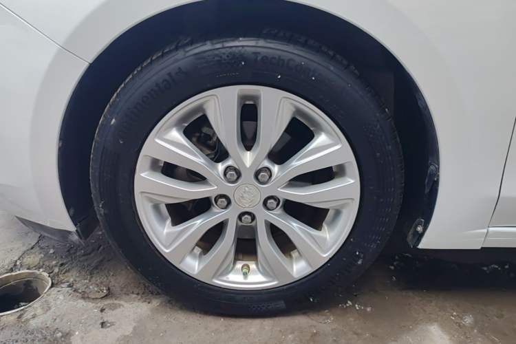 Used Buick GT 2018 15T Manual Elite Version China V Standard Left Front Wheel Hub