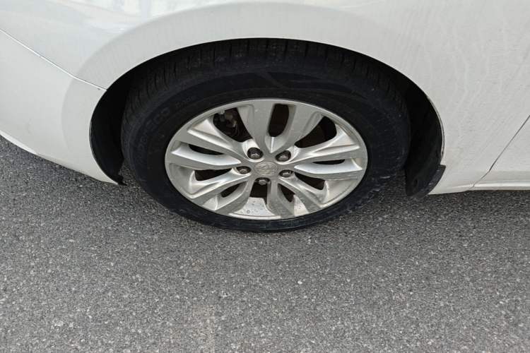 Used Buick GT 2018 15T Dual-Clutch Elite Model China V Standard Left Front Wheel Hub