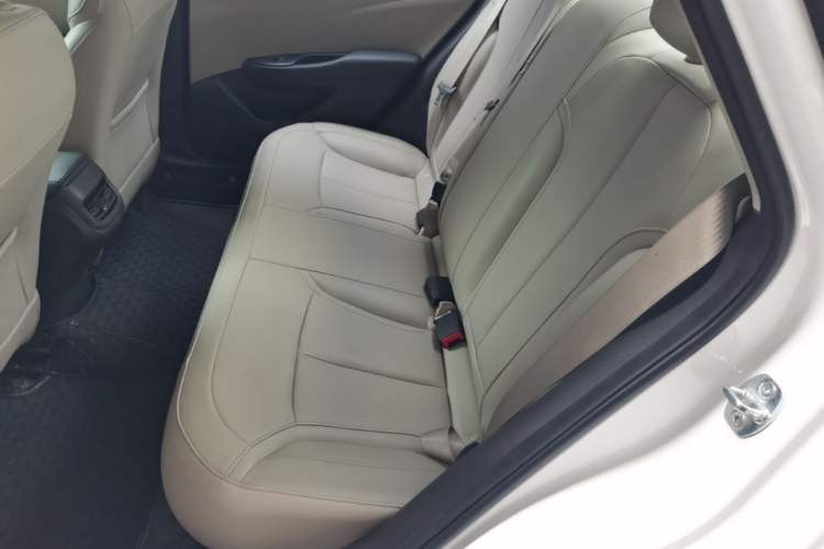 Used Buick GT 2018 15T Manual Elite Version China V Standard Left Rear Seat