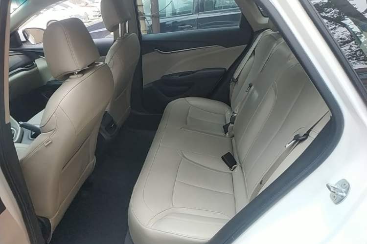 Used Buick GT 2018 15T Dual-Clutch Elite Model China V Standard Left Rear Seat
