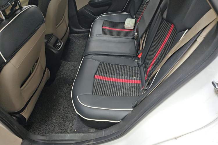 Used Buick GT 2018 15T Dual-Clutch Elite Model China V Standard Left Rear Seat