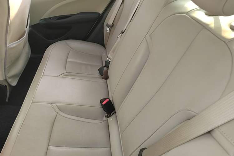 Used Buick GT 2018 15T Dual-Clutch Elite Model China V Standard Left Rear Seat