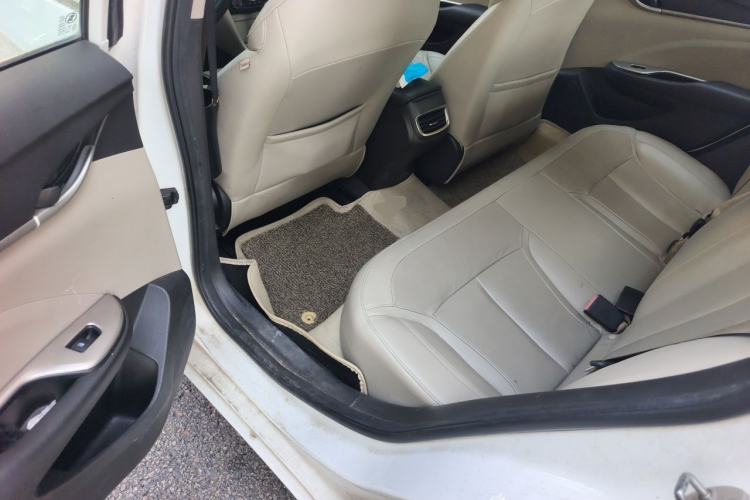 Used Buick GT 2018 15T Dual-Clutch Elite Model China V Standard Left Rear Seat