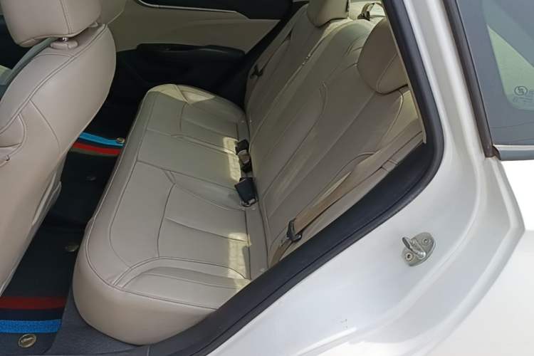 Used Buick GT 2018 15T Manual Elite Version China V Standard Left Rear Seat