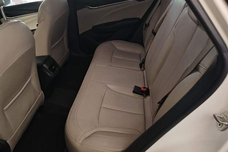 Used Buick GT 2018 15T Dual-Clutch Elite Model China V Standard Left Rear Seat