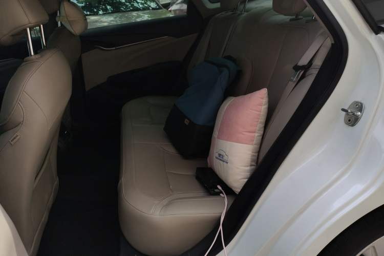 Used Buick GT 2018 15T Dual-Clutch Elite Model China V Standard Left Rear Seat