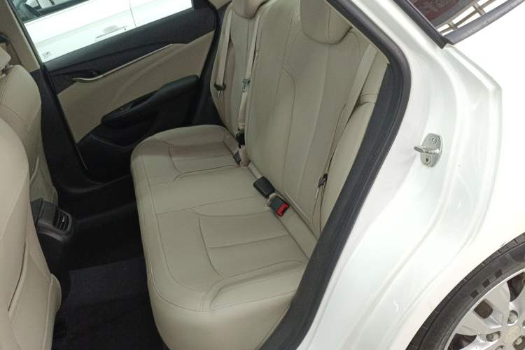 Used Buick GT 2018 15T Dual-Clutch Elite Model China V Standard Left Rear Seat