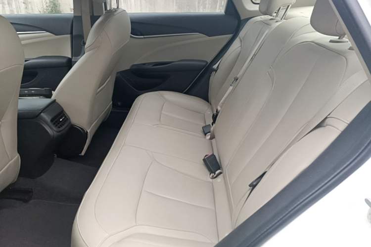 Used Buick GT 2018 15T Dual-Clutch Elite Model China V Standard Left Rear Seat
