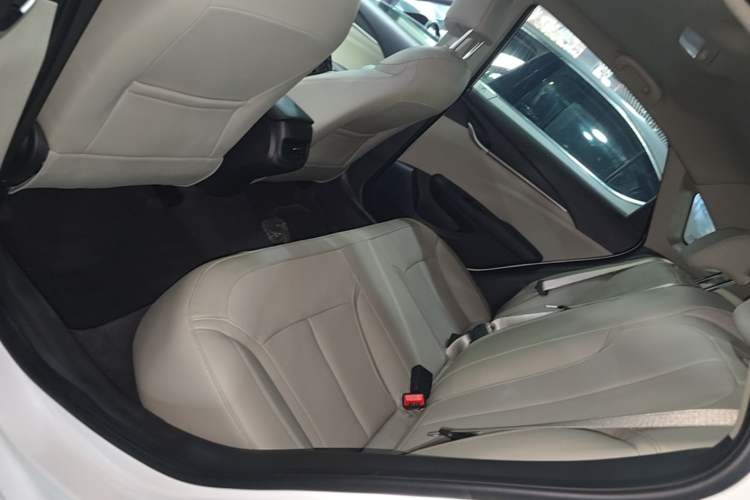 Used Buick GT 2018 15T Dual-Clutch Elite Model China V Standard Left Rear Seat