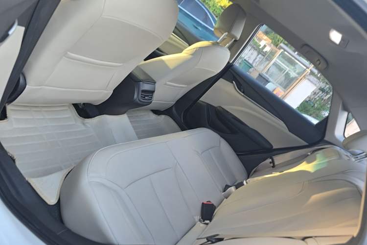 Used Buick GT 2018 15T Dual-Clutch Elite Model China V Standard Left Rear Seat
