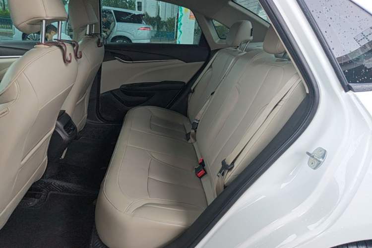 Used Buick GT 2018 15T Dual-Clutch Elite Model China V Standard Left Rear Seat