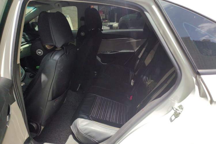 Used Buick GT 2018 15T Dual-Clutch Elite Model China V Standard Left Rear Seat
