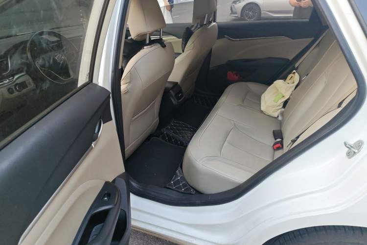 Used Buick GT 2018 15T Dual-Clutch Elite Model China V Standard Left Rear Seat
