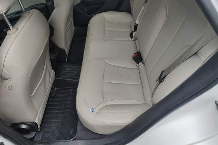 Used Buick GT 2018 15T Dual-Clutch Elite Model China V Standard Left Rear Seat