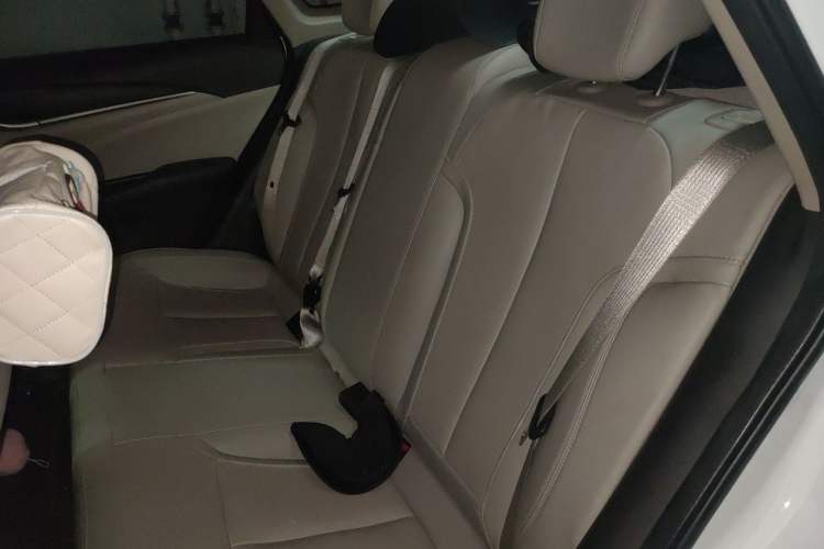Used Buick GT 2018 15T Dual-Clutch Elite Model China V Standard Left Rear Seat