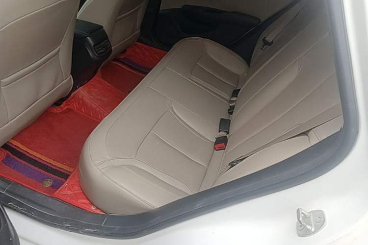Used Buick GT 2018 15T Dual-Clutch Elite Model China V Standard Left Rear Seat