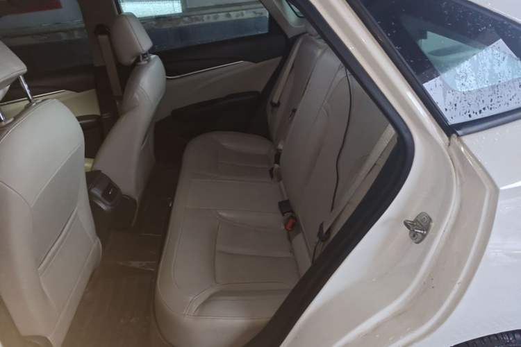 Used Buick GT 2018 15T Dual-Clutch Elite Model China V Standard Left Rear Seat