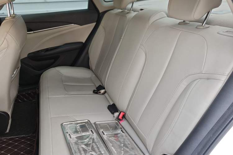 Used Buick GT 2018 15T Dual-Clutch Elite Model China V Standard Left Rear Seat