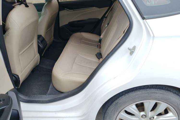 Used Buick GT 2018 15T Dual-Clutch Elite Model China V Standard Left Rear Seat