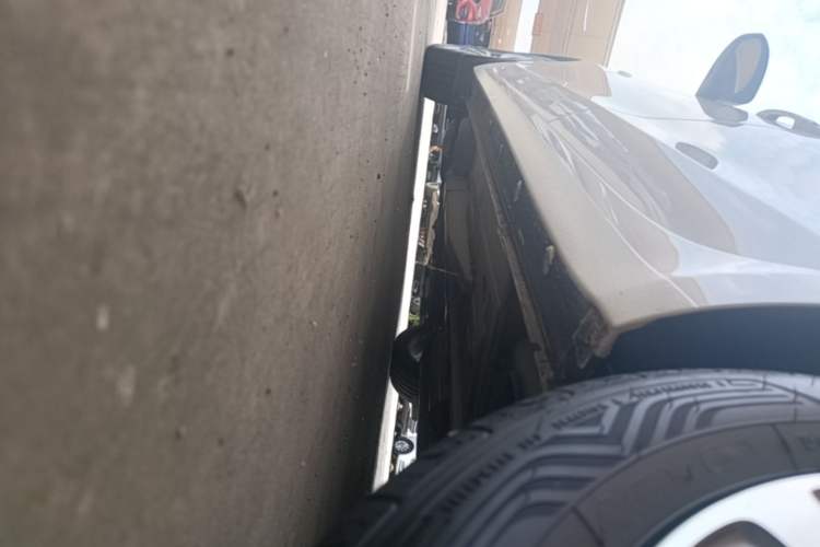 Used Buick GT 2018 18T Automatic Elite Model Left Side Sill