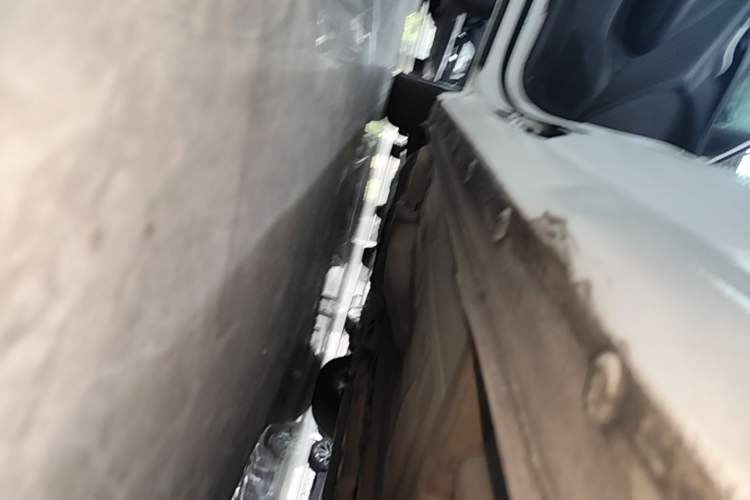 Used Buick GT 2018 18T Automatic Elite Model Left Side Sill