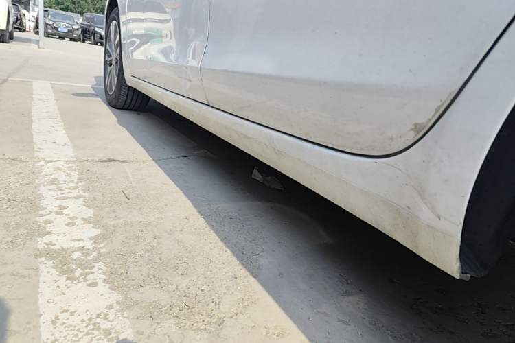 Used Buick GT 2018 18T Automatic Elite Model Left Side Sill