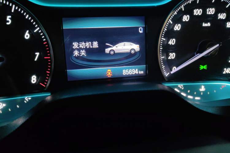 Used Buick GT 2018 15T Manual Elite Version China V Standard Odometer Close Up
