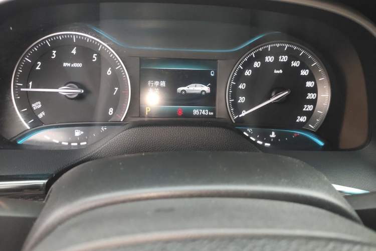 Used Buick GT 2018 18T Automatic Flagship Model Odometer Close Up