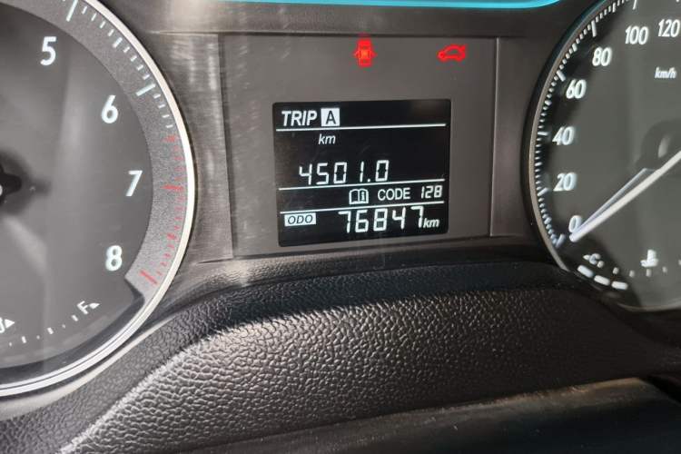 Used Buick GT 2018 15T Manual Entry-Level Version China V Standard Odometer Close Up